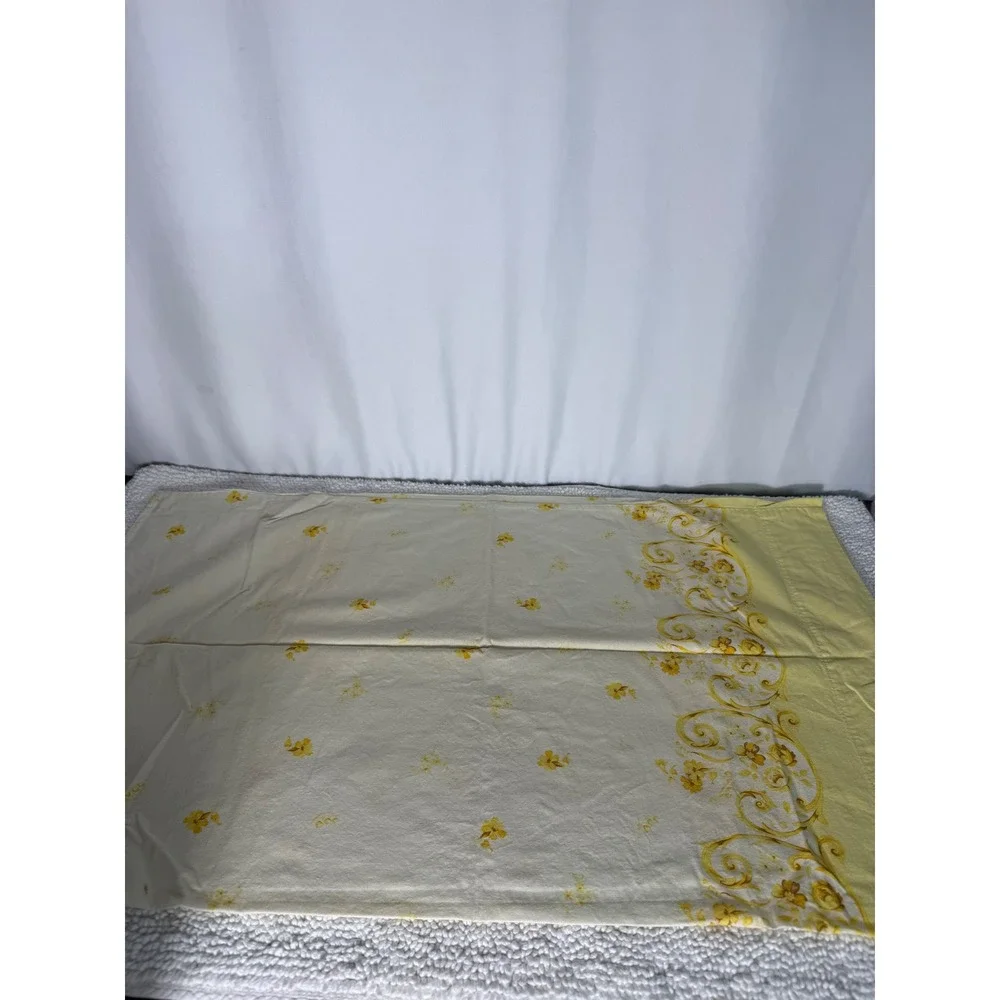 Yellow Floral Pillowcases Vintage Classic‎ Botanical Pattern